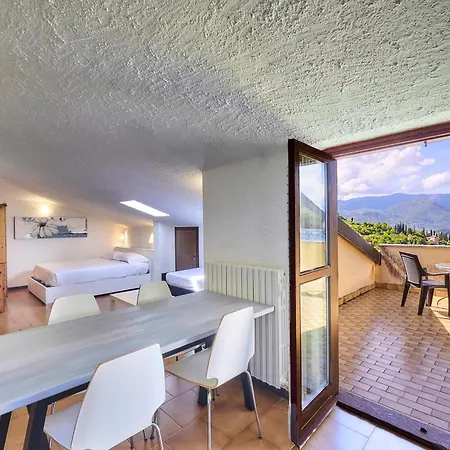 Private Terrace With View Near Varenna * Perledo