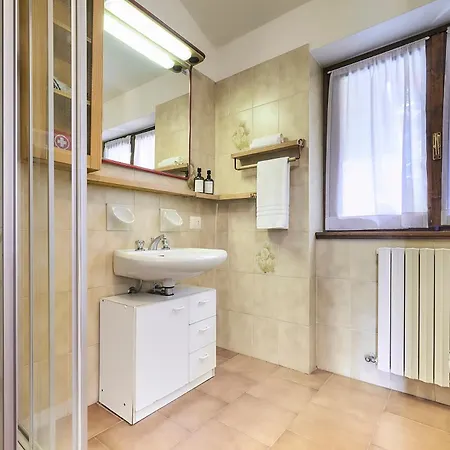 Private Terrace With View Near Varenna Apartamento